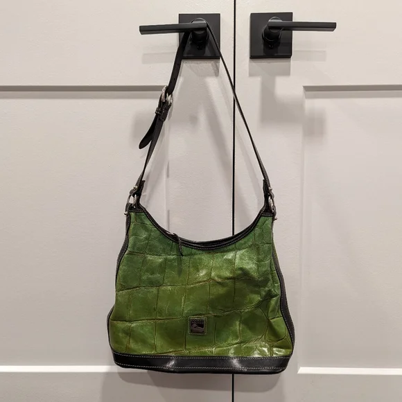Vintage DOONEY and BOURKE green reptile print leather bag